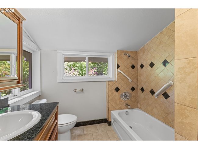 512 4 Th St, House other with 3 bedrooms, 2 bathrooms and null parking in Myrtle Point OR | Image 25