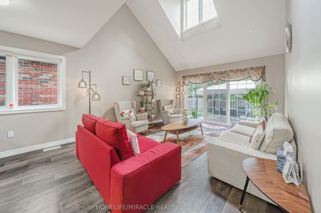 93 Lynch Cir, House attached with 4 bedrooms, 4 bathrooms and 2 parking in Guelph ON | Image 16