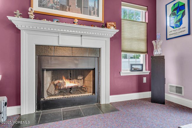 Gas fireplace | Image 17