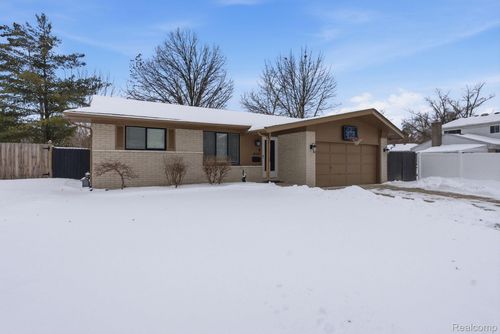 25737 Rusty St, Taylor, MI, 48180-3290 | Card Image