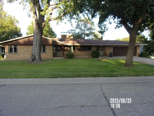 113 3rd Ave Ne, Elbow Lake, MN, 56531-4427 | Card Image