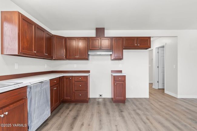 Kitchen | Image 12