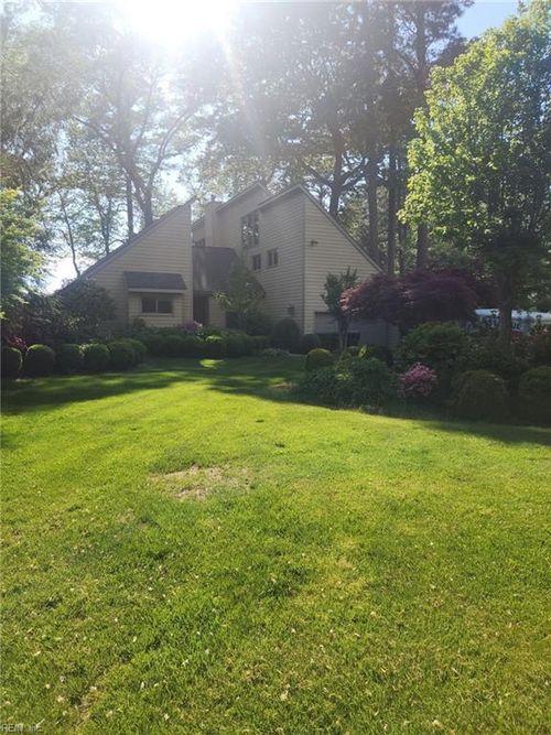 152 Breezy Point Drive, Yorktown, VA, 23692 | Card Image