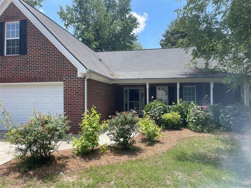 3028 Express Ln, Buford, GA, 30519-7576 | Card Image