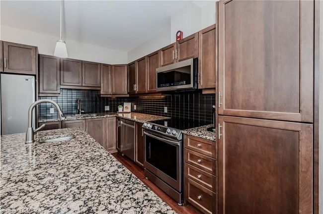 504 - 223 Erb St W, House attached with 2 bedrooms, 2 bathrooms and 1 parking in Waterloo ON | Image 9