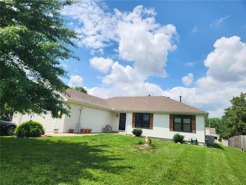 709 N Michigan Cir, Lawrence, KS, 66044-4087 | Card Image
