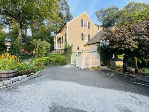 12 Inglenook Dr, New Fairfield, CT, 06812 | Card Image