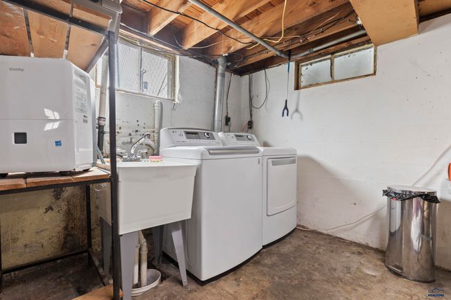CHESTNUT - 309 Other, House other with 4 bedrooms, 2 bathrooms and null parking in Kadoka SD | Image 30