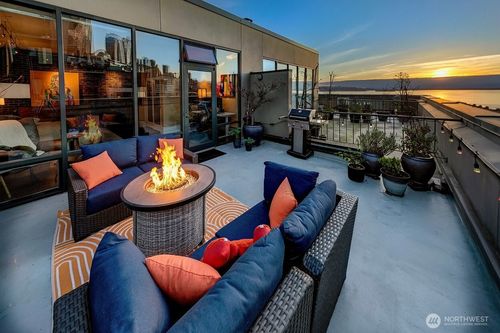 309-75 S Main St, Seattle, WA, 98104-2556 | Card Image