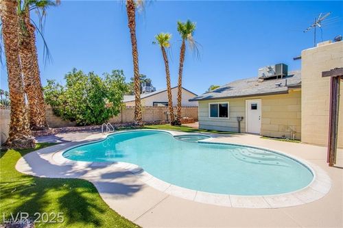 4307 Lucas Ave, Las Vegas, NV, 89120-4211 | Card Image