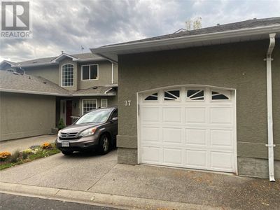 37 - 545 Glenmeadows Rd, Townhouse with 3 bedrooms, 3 bathrooms and 2 parking in Kelowna BC | Image 3