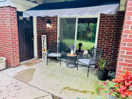 11017098 Ashbury Ln, Germantown, WI, 53022-5564 | Card Image