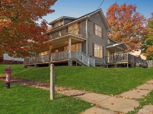 200 W Fleshiem Street, Iron Mountain, MI, 49801 | Card Image