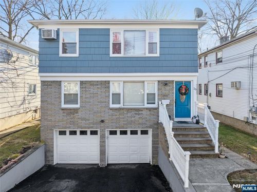 20 Toronto Ct, Maplewood, NJ, 07040-3226 | Card Image