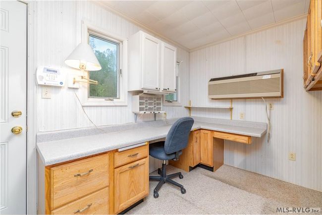 Office 1-outside & interior entry | Image 27