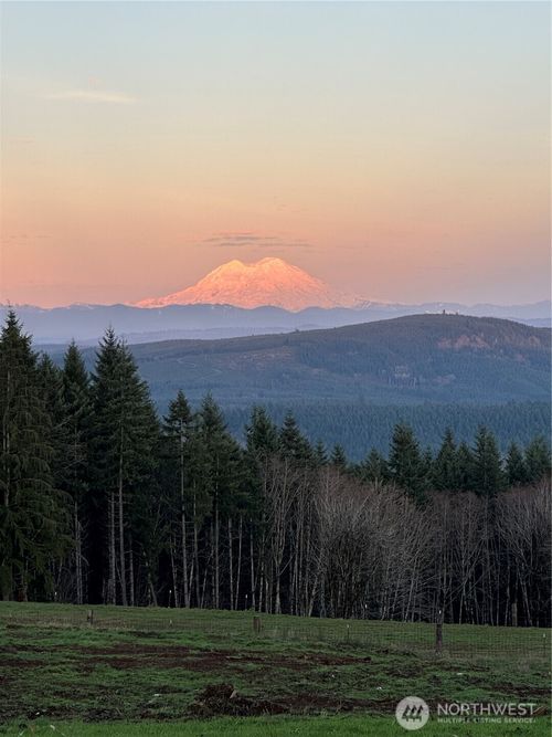 204 Suncrest Drive, Castle Rock, WA, 98611 | Card Image