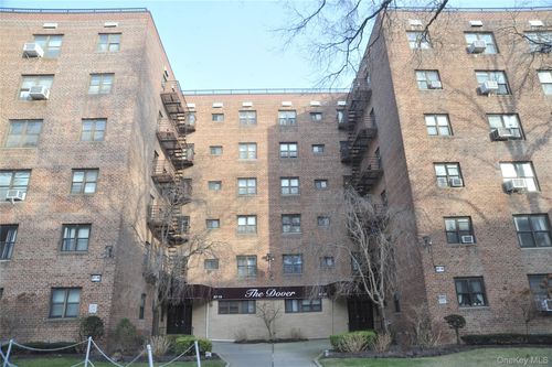 a53-87-19 204 Street, New York, NY, 11423 | Card Image