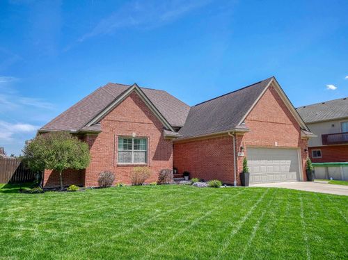53100 Kakos Dr, Chesterfield, MI, 48051-3941 | Card Image