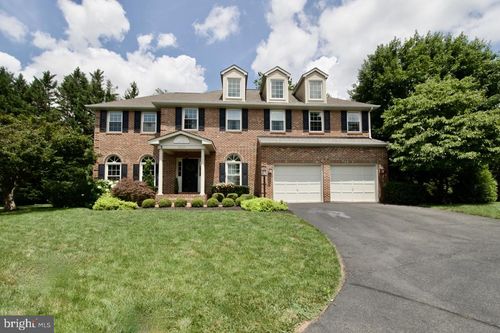 5439 Ashleigh Rd, FAIRFAX, VA, 22030-7268 | Card Image