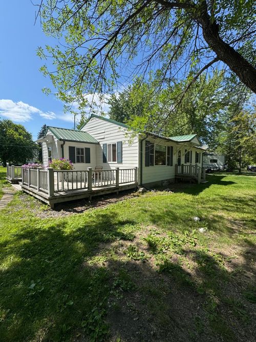 413 3rd Ave Se, Baudette, MN, 56623-2840 | Card Image