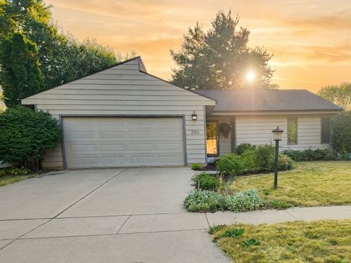 2315 Osage Dr, Champaign, IL, 61821-6346 | Card Image