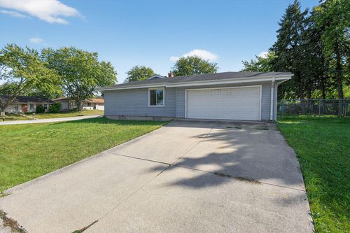 3600 Sovereign Dr, RACINE, WI, 53406-5316 | Card Image