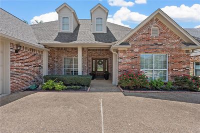 15004 Badger Ranch Boulevard, House other with 3 bedrooms, 2 bathrooms and 2 parking in Woodway TX | Image 2