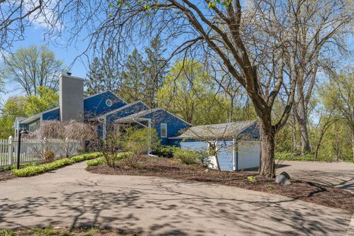 3200 Highland Ave, Wayzata, MN, 55391-2863 | Card Image