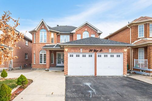 32 Giza Cres, Brampton, ON, L6R2R3 | Card Image