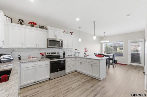 2760 Sheila Ln, Lincoln, NE, 68516-1766 | Card Image