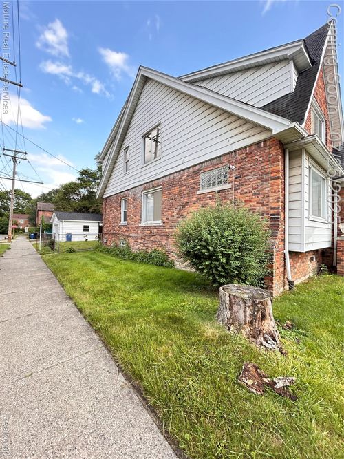 2-20186 Gardendale St, Detroit, MI, 48221-1304 | Card Image