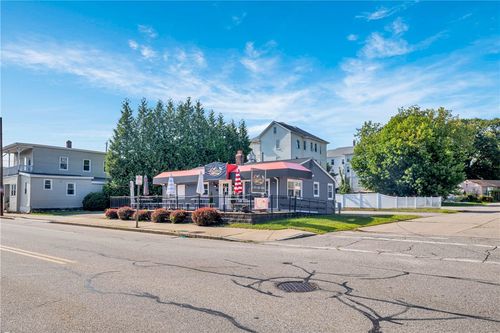 426 Cass Ave, Woonsocket, RI, 02895-4725 | Card Image