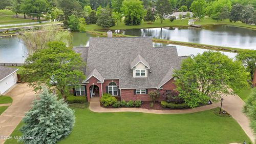 107 Oakhurst Dr, Clinton, MS, 39056-3121 | Card Image