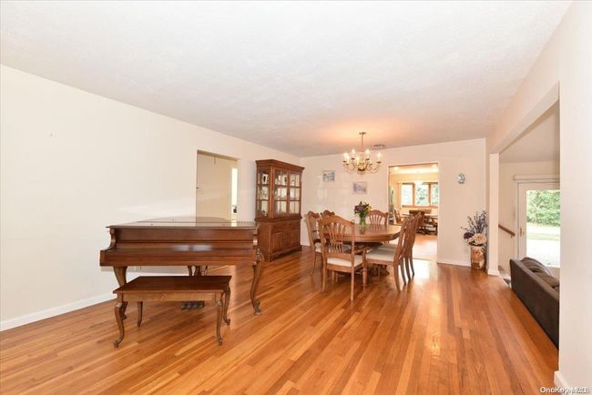 6 Windward Ln, House other with 4 bedrooms, 3 bathrooms and null parking in Commack NY | Image 5