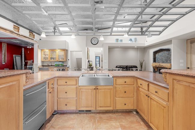 Kitchen | Image 8