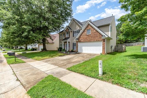 2823 Oakdale Pasture Dr, Charlotte, NC, 28216-5010 | Card Image