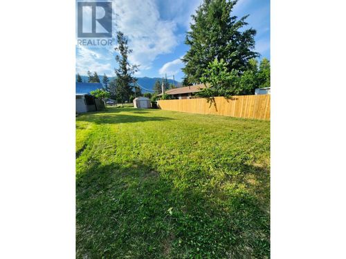 1025 First Ave, Chase, BC, V0E1M0 | Card Image