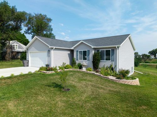802 W Saline St, Blue Hill, NE, 68930-5535 | Card Image