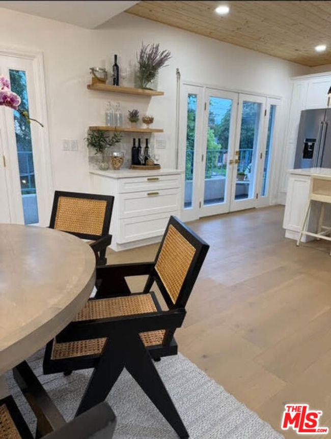 APT-11 - 4414 Moorpark Way, Townhouse with 2 bedrooms, 3 bathrooms and null parking in Toluca Lake CA | Image 12