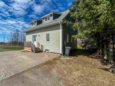 1039 Oil Tank Rd, House other with 3 bedrooms, 2 bathrooms and 6 parking in Iroquois Falls ON | Image 2