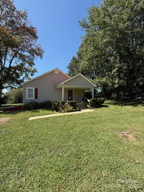 92 Ret Stafford Ln, Taylorsville, NC, 28681-6204 | Card Image