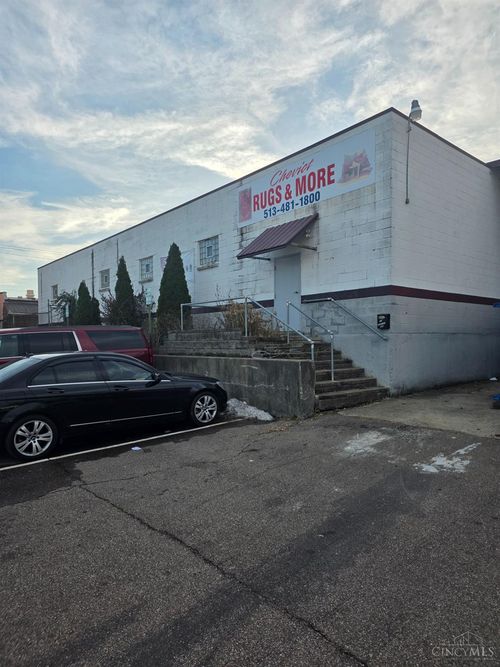 3817 N Bend Rd, Cheviot, OH, 45211-4812 | Card Image