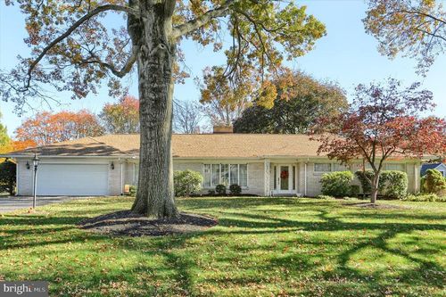 864 Hilltop Rd, LEMOYNE, PA, 17043-1202 | Card Image