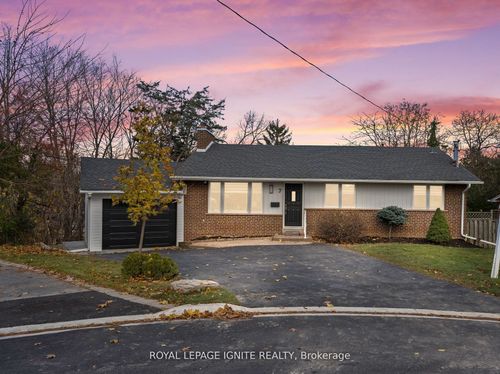 7 Isherwood Crt, Mississauga, ON, L5M1E6 | Card Image