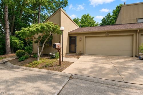 9659 Abbeyshire Way, Concord Township, OH, 44060-6551 | Card Image
