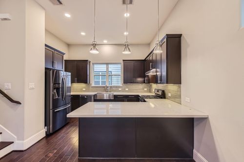 e-407 N Nagle St, Houston, TX, 77003-1165 | Card Image