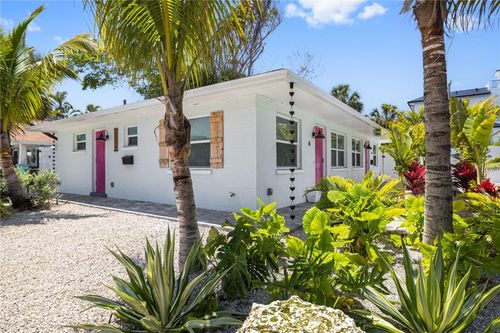 3014 Gulf Dr, HOLMES BEACH, FL, 34217-2141 | Card Image