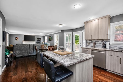 4301 Gum Tree Ln, Lexington, KY, 40513-1357 | Card Image