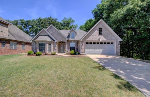 15 Michele Ct, Maumelle, AR, 72113-7092 | Card Image