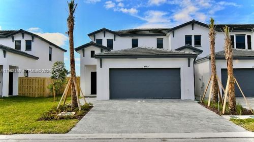 5838-4949 Peacock Way, Fort Lauderdale, FL, 33312-5681 | Card Image
